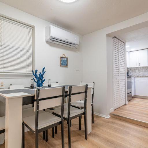 Lovely 2 Bedrooms, Steps Away From The Beach. Bradenton Beach Exteriör bild