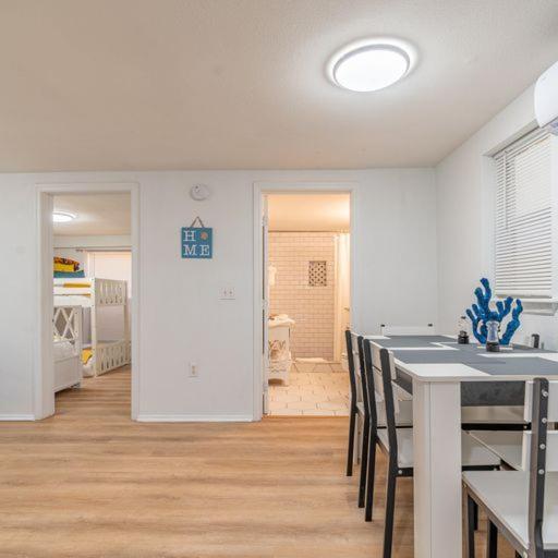 Lovely 2 Bedrooms, Steps Away From The Beach. Bradenton Beach Exteriör bild