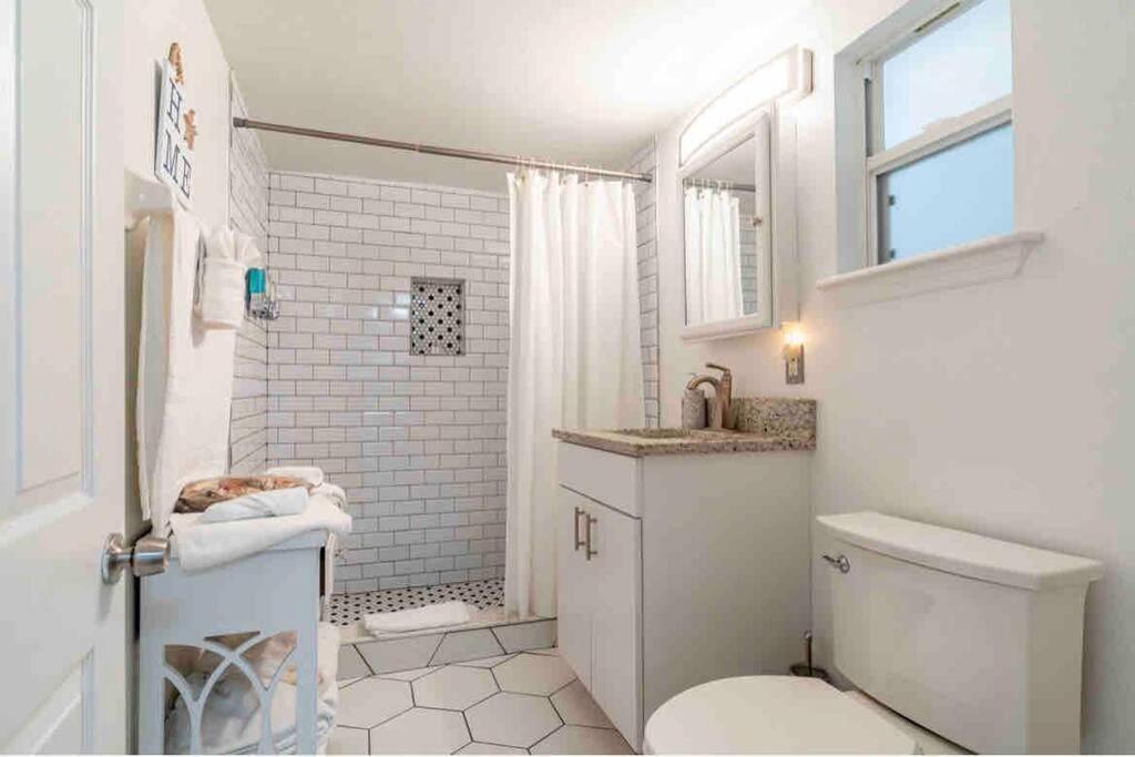 Lovely 2 Bedrooms, Steps Away From The Beach. Bradenton Beach Exteriör bild