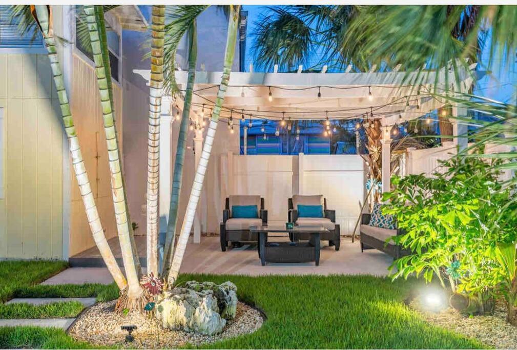 Lovely 2 Bedrooms, Steps Away From The Beach. Bradenton Beach Exteriör bild